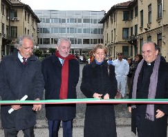 L'assessore Ferrero taglia il nastro 