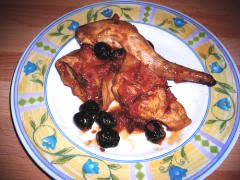 Coniglio in padella con olive nere