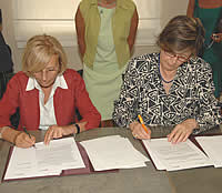 La firma dell'accordo