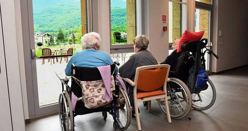 Anziani in casa di riposo