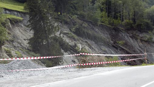 Frana su una strada