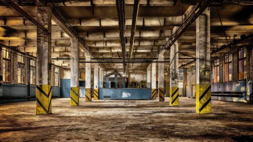 Interno di un'area industriale dismessa