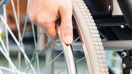 Inserimento lavorativo delle persone con disabilità, persona in carrozzella 