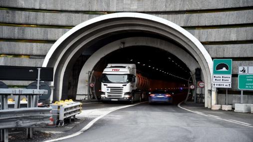 L'ingresso del traforo del Monte Bianco (foto ANSA) 