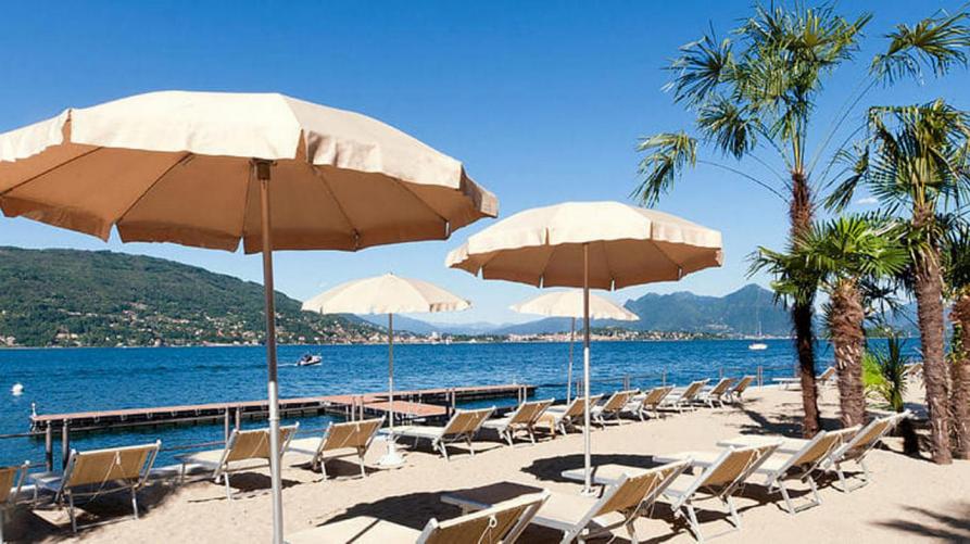 Una spiaggia del Lago Maggiore (da novaratoday.it)