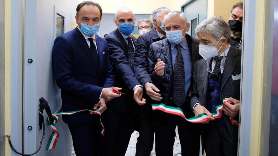 Il taglio del nastro