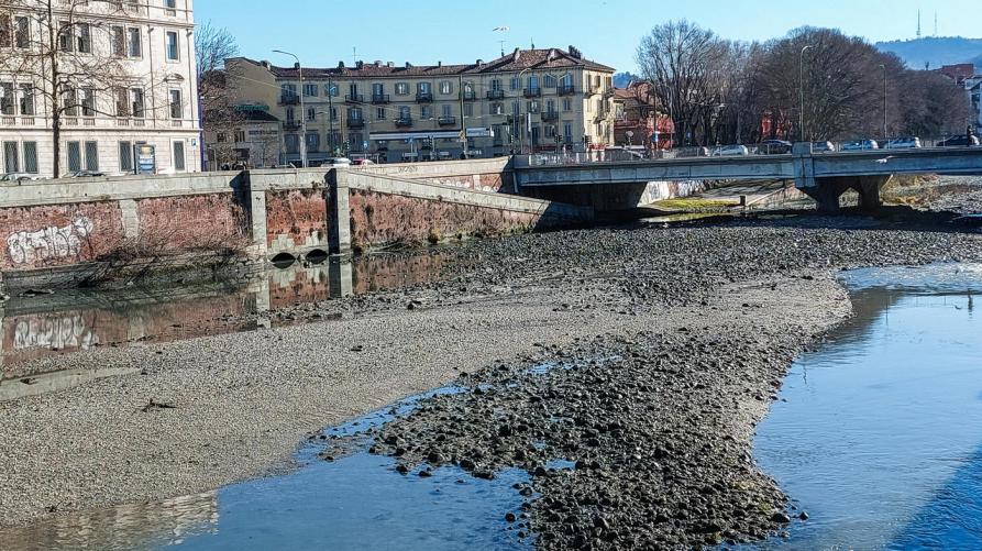 La Dora a Torino (foto Ansa)