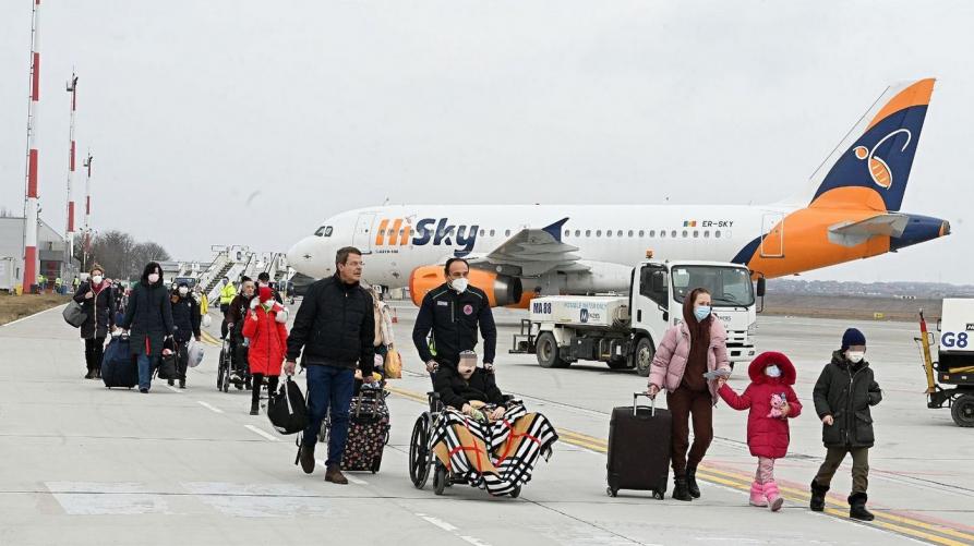 L'imbarco nell'aeroporto di Iasi (Romania)