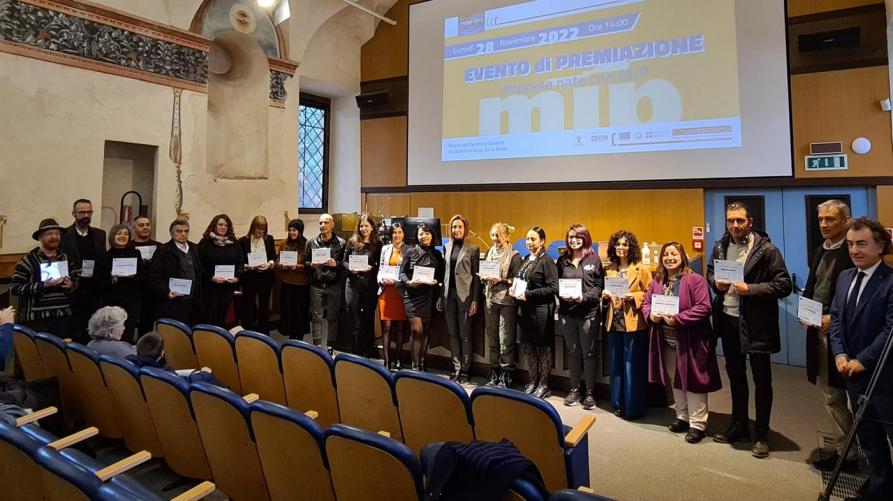 Il gruppo dei premiati con l'assessore Chiorino