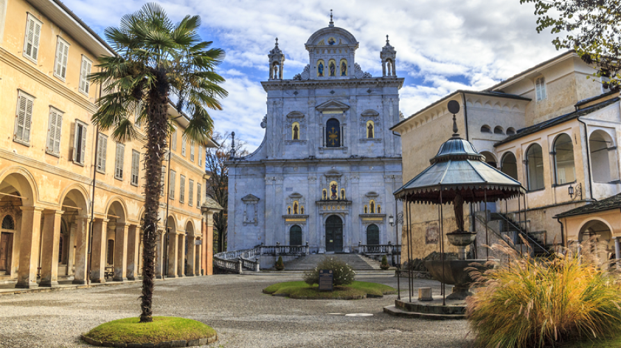 Varallo (VC). Piazza San Giovanni Paolo II. Sacro Monte. Fotografia tratta dal sito del Comune