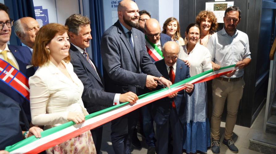 Il taglio del nastro 