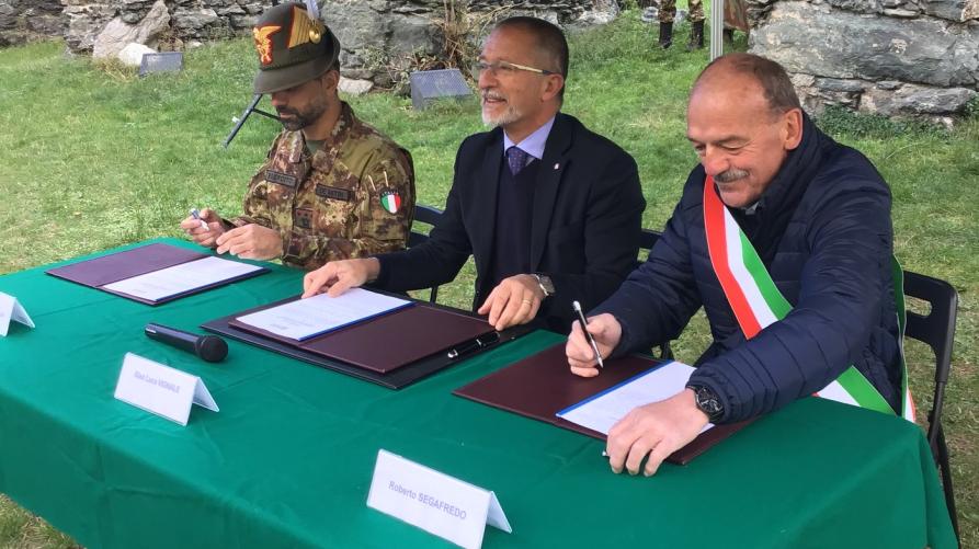 La firma del protocollo 