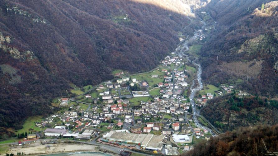 Sparone (TO). Veduta panoramica di Sparone e della Valle di Ribordone. Archivio fotografico di Giovanni Costa 