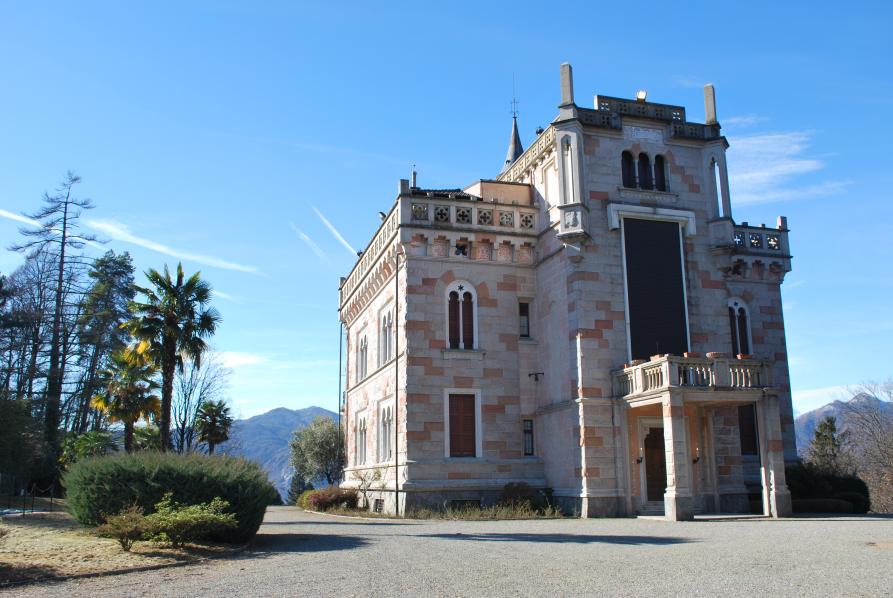 Facciata principale del Castello di Miasino. Fonte: Regione Piemonte