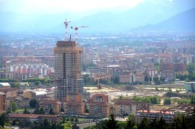 Sede Unica - La torre vista da Parco Europa