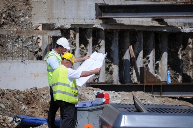 Sede Unica - Il cantiere a giugno 2012, operai in sito 