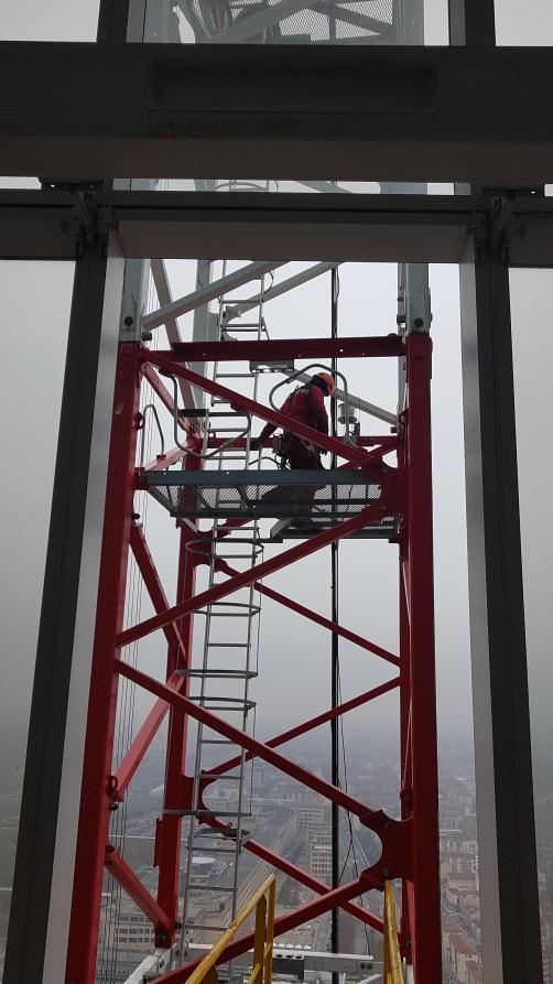 Sede Unica, smontaggio gru a torre