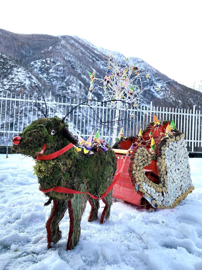 12 elfi per una renna muschiata - Scuola primaria Perrero Prali - TO