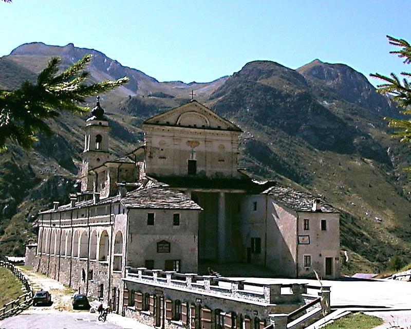 Castelmagno (CN). Santuario di Castelmagno. Fotografia di Ezio Donadio.