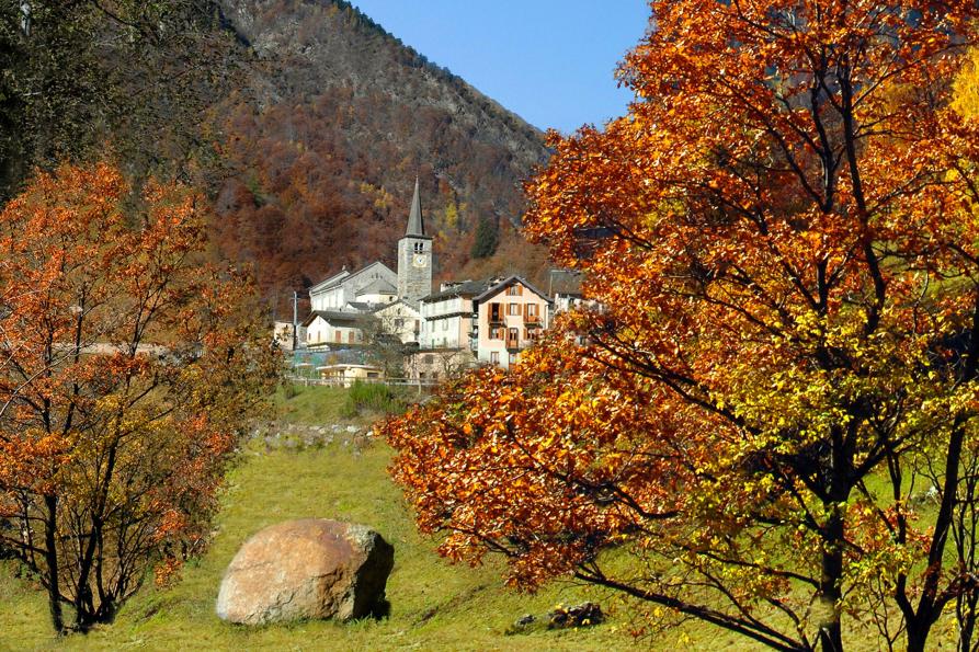 Fobello (VC) in autunno. Foto di Rino Visconti