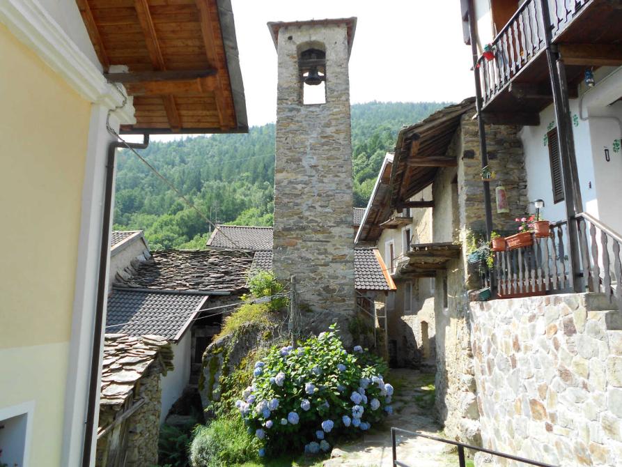 Ingria, scorcio estivo. Foto di Renato Poletto 