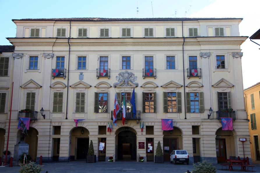 San Damiano d'Asti (AT). Municipio di giorno. Immagine tratta dal sito del Comune (2025) 