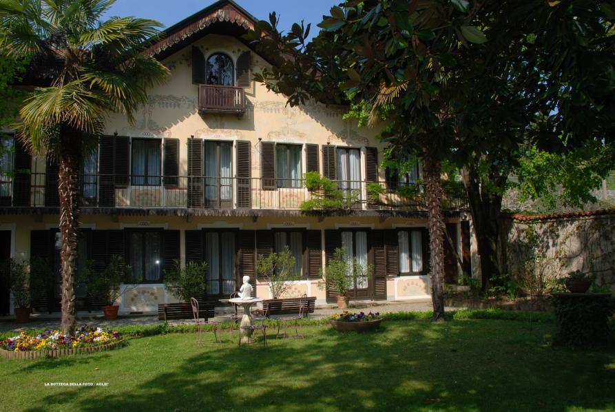 Agliè (TO). Villa Meleto. Casa, a due piani e immersa nel verde, del poeta Guido Gozzano. Fotografia di Franco Marchiando (2015). 