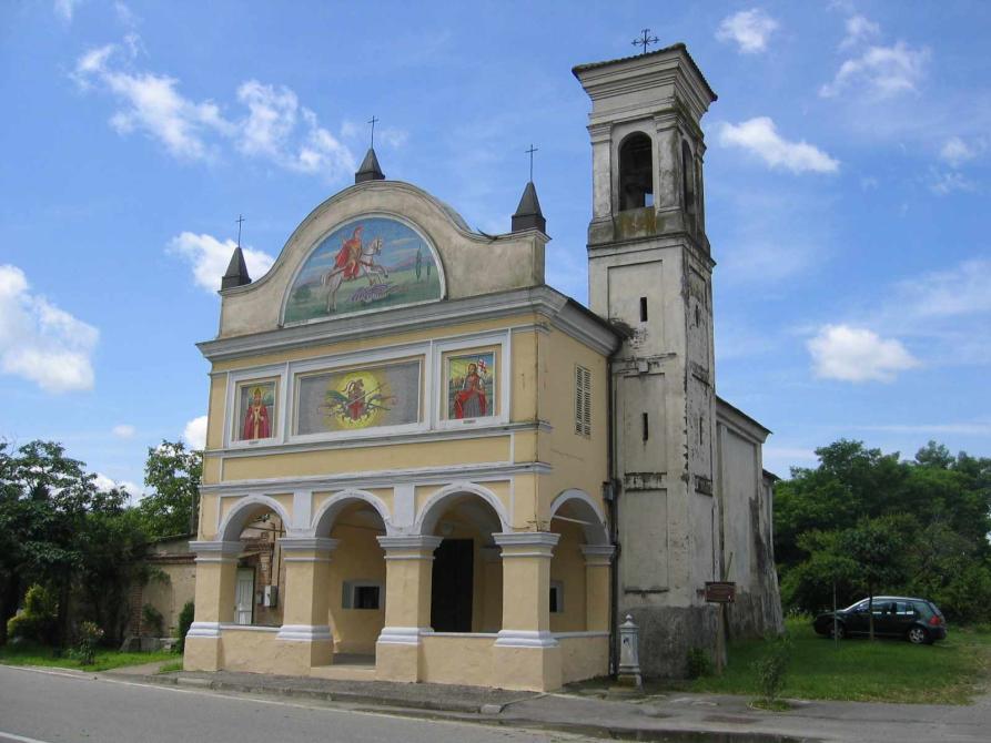 Comune di Caresana, Chiesa di San Giorgio in primo piano con lo sfondo del cielo azzurro - Autore Claudio Tambornino anno 2008 