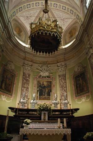 Casorzo Monferrato (AT). Interni barocchi con tonalità verde oliva della Chiesa Parrocchiale. Immagine tratta dal sito del Comune (2025) 
