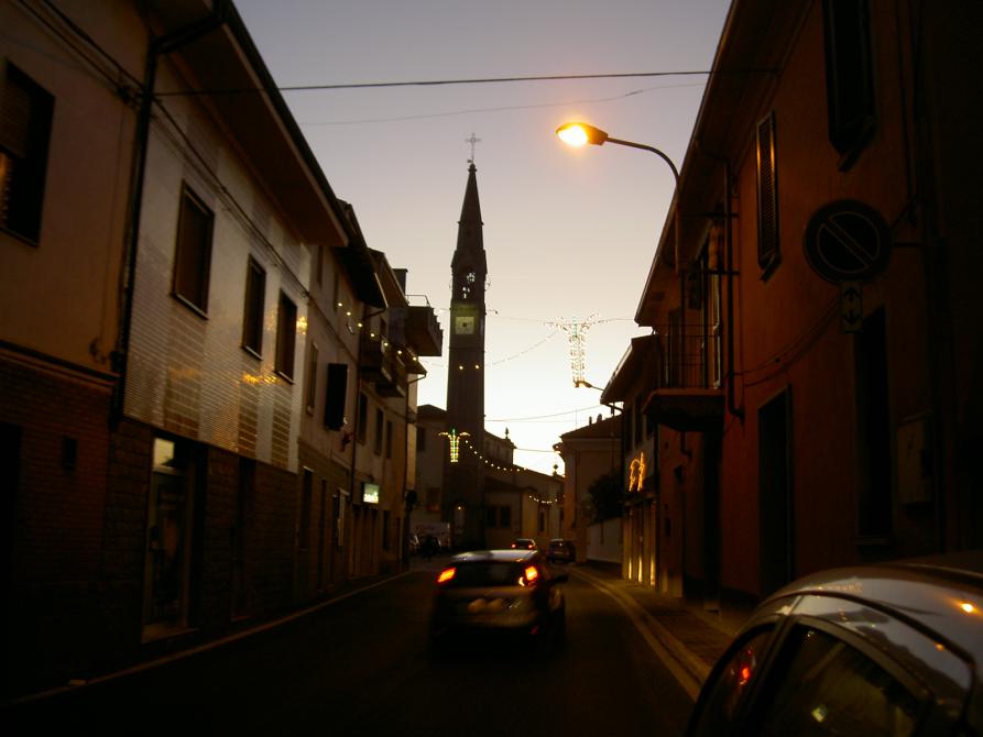 Momo (NO). Centro del paese. Natale 2007. Fotografia di Luciano Amaranto 