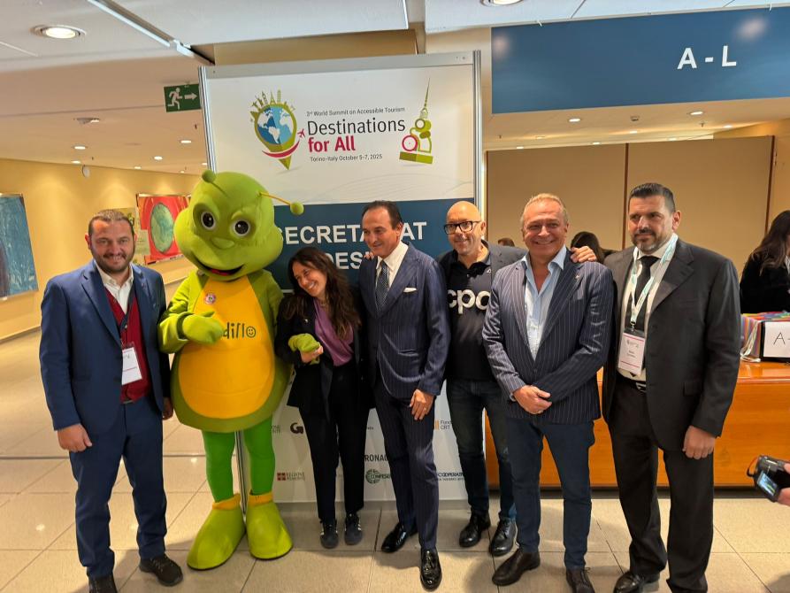 Il presidente Cirio e l'assessore Bongioanni con gli organizzatori 