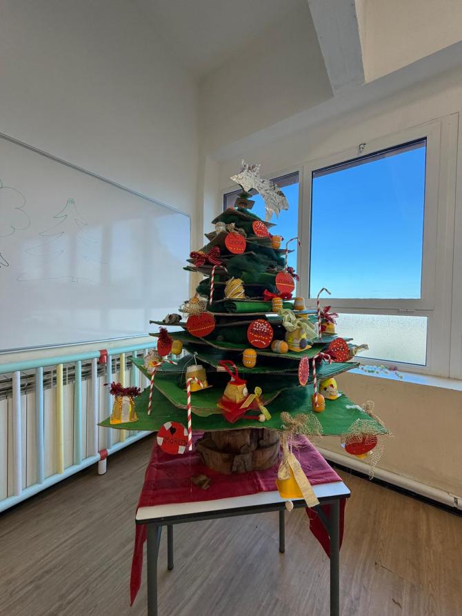 AL - Cassinelle  - Scuola primaria F. Serpero -  Nulla si butta a Natale tutto rinasce 