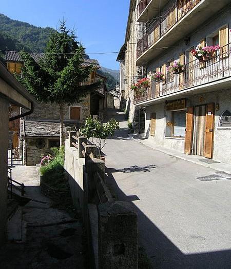 Castelmagno (CN). Case della Frazione Campomolino. Fotografia di Marco Plassio 