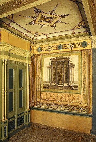 Saluzzo (CN). Casa Pellico. Interni riccamente decorati 