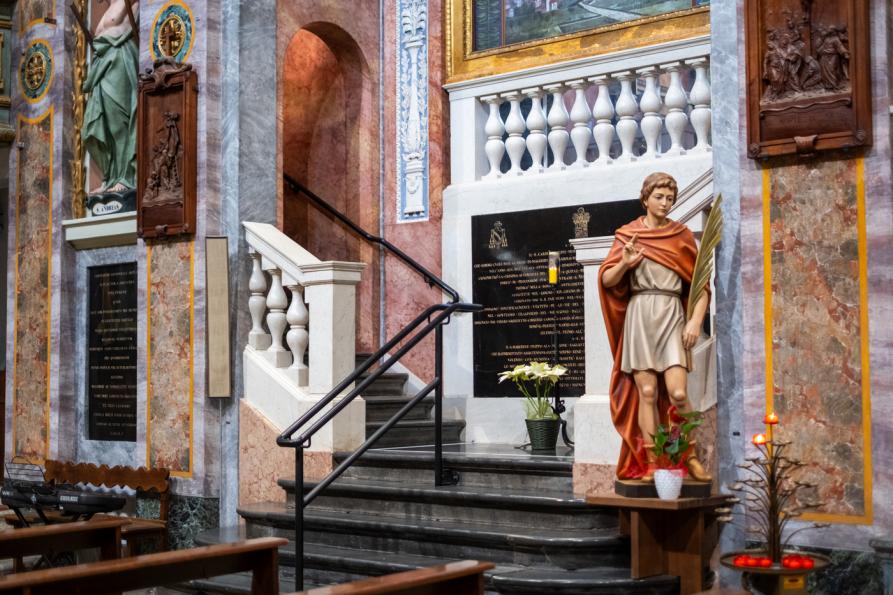 La scala nel Santuario di Maggiora 