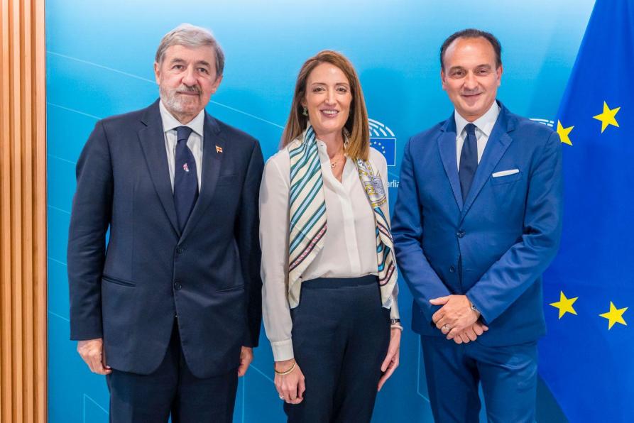 Bucci e Cirio con Metsola 