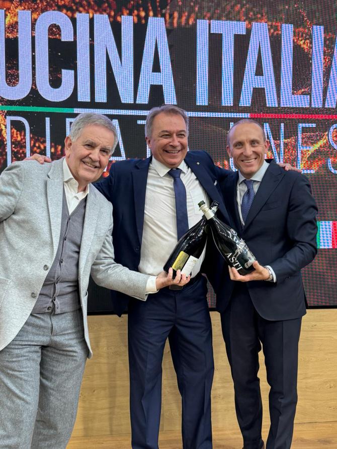 Il passaggio di consegne tra AltaLanga e Asti docg 