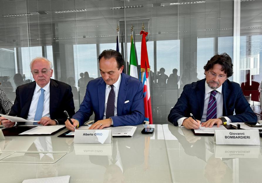 La firma del protocollo 