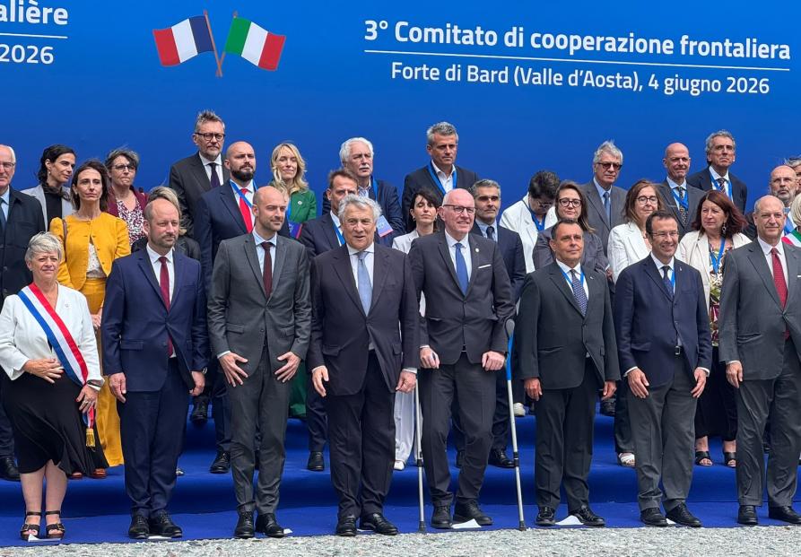 La foto di gruppo dopo il vertice 