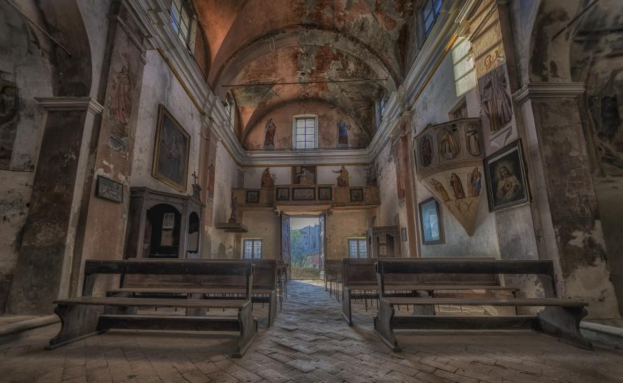 Rocca Grimalda (AL). Interni affrescati della chiesa di Santa Limbania 